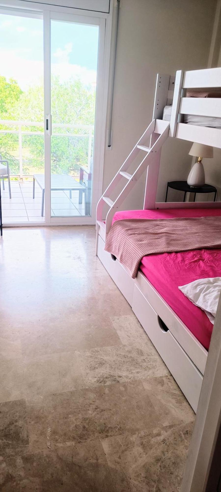 Standing: Elegant 2br With Pool, Terrace & Port Aventura Proximity